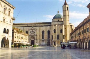 Piazza del Popolo ad Ascoli Piceno