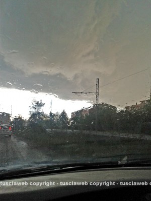 Il nubifragio a Viterbo nel quartiere Capretta