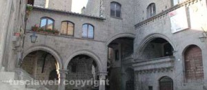 Viterbo - Centro storico - Palazzo degli Alessandri