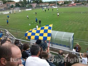 La tribuna piena a Canino