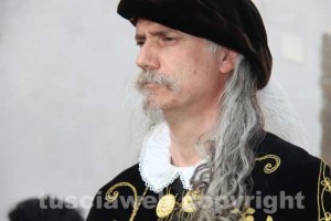 Il corteo storico sfila per le vie della città