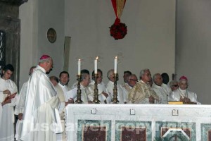 La celebrazione solenno con i sacerdoti di Viterbo
