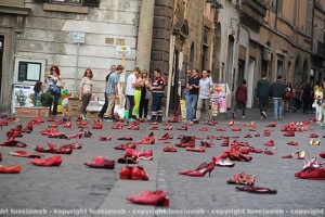 Scarpe rosse contro il femminicidio 