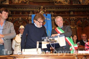 Gigi Proietti e il sindaco Leonardo Michelini