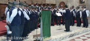 Il coro degli alpini al duomo