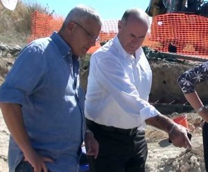 Il sindaco Mazzola in visita alla tomba 