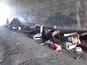La via Francigena - Una discarica