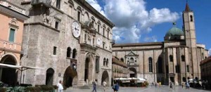 Piazza del Popolo ad Ascoli Piceno