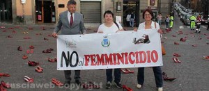 Viterbo - Scarpe rosse contro il femminicidio