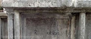 Scritta su Fontana grande
