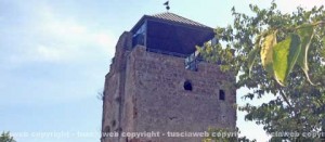La torre abbandonata a Castel d'Asso