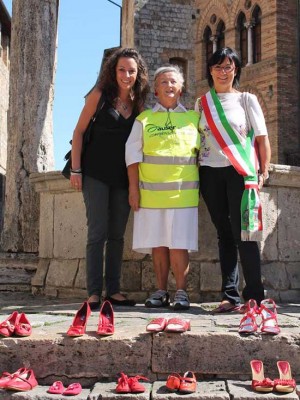 Vitorchiano, consegnate le scarpe rosse
