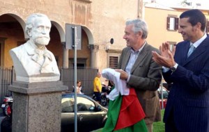 Michelini Fraticelli scoprono il busto restaurato