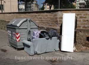 Discarica abusiva in via Oslavia