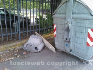 Buche e discariche varie al Pilastro