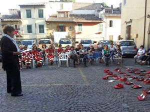 La segretaria Roberti alla manifestazione a RonciglioneLa segretaria Roberti alla manifestazione a Ronciglione