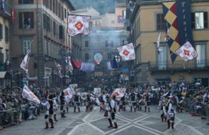 Gli sbandieratori della Nobile contradat trinità di Soriano nel Cimino