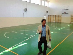 Il sindaco Bigiotti nella palestra 