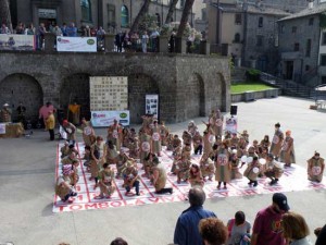 La tombola vivente di Vignanello a Viterbo per l'Admo