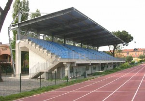 Il campo sportivo scolastico Domenico Mancinelli a Santa Barbara