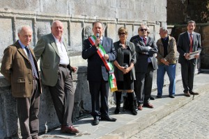 La cerimonia di inaugurazione delle fontane restaurate a Tuscania