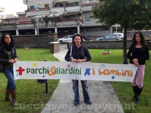 Lo striscione al parco Robinson