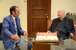 Il sindaco Sergio Caci con il cardinale Attilio Nicora