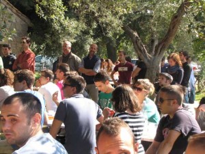 Studenti ascoltano Lo Cicero in Azienda Agraria-2