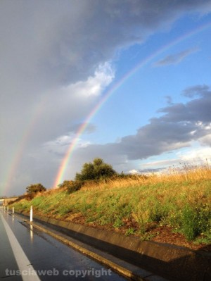 Doppio arcobaleno sulla superstrada Vetralla - Viterbo - Foto Anna Ceccarelli