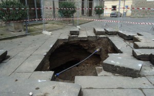 La buca di piazza del Gesù prima