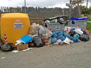 Il degrado alla riserva naturale Valle dell'Arcionello