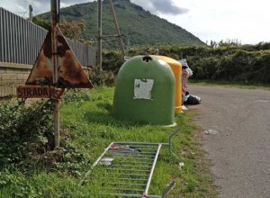Il degrado alla riserva naturale Valle dell'Arcionello