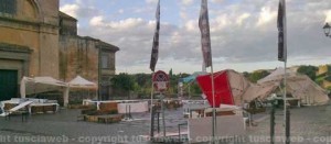 Gazebo e tavoli distrutti alla sagra della cioccolata a Tuscania