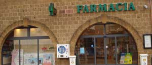 La farmacia comunale in via Petrarca