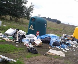 La segnalazione sulla strada davanti all'incrocio per Ferento