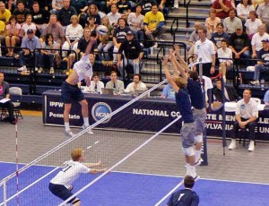 Un'azione di pallavolo