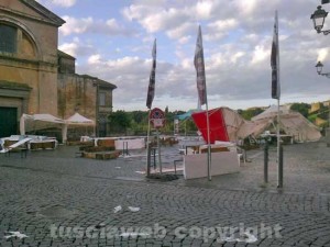 Gazebo e tavoli distrutti alla sagra della cioccolata a Tuscania
