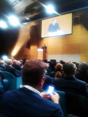 Silvio Berlusconi sul palco