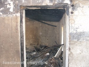 L'incendio nella palazzina di Oriolo Romano