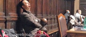 Gianluca De Dominicis (M5s) vigila sui lavori del consiglio