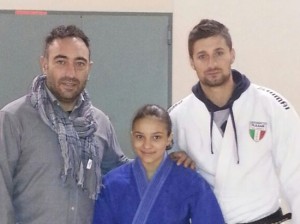 Il maestro Domenico Fronda, il consigliere comunale alle politiche giovanili mauro Colagé e l'atleta Valeria Uras 