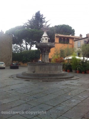 La fontana di piazza del Gesù 