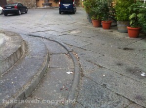 Il lastricato di piazza del Gesù