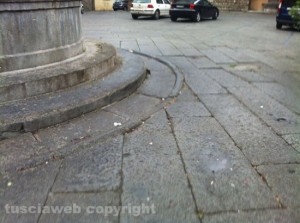 Il lastricato di piazza del Gesù