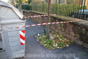 Bomba a mano in via Da Vinci 