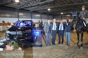 La presentazione della nuova Bmw x 5  - Carlo Nepi, vicepresidente Fise, - Sandro Monteturo, direttore generale Bmw Viterbo - Fabio Lonardo Ad Autopremium spa - Domenico Merlani, Allevamento degli assi -  il Fantino Simone Coata su Correggio