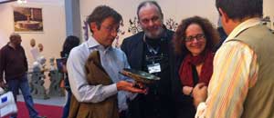 Luigia Melaragni con il presidente nazionale di Cna Artistico, Andrea Santolini e quello regionale, Adriano Pedicini