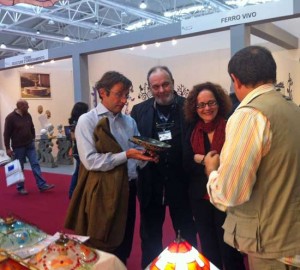 Luigia Melaragni con il presidente nazionale di Cna Artistico, Andrea Santolini e quello regionale, Adriano Pedicini