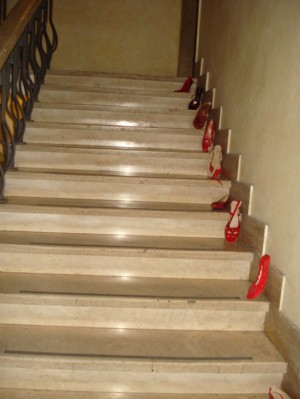 Scarpe rosse in Comune a Civita Castellana 
