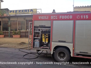 I vigili del fuoco e la polizia sul posto